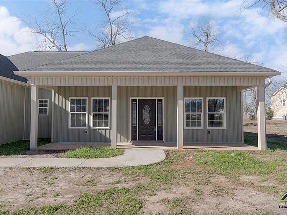 3rd image of 134 Easy St