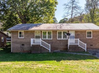 1806 & 1808 22nd St NE, Hickory, NC 28601