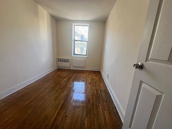4th image of 400 E 21st St APT 5G