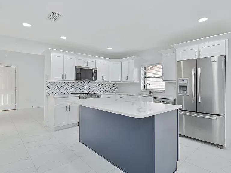 17337 Phlox Dr — Photo 10