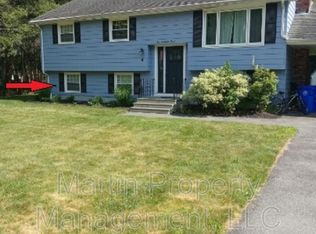 4 Washington St, Bedford, MA 01730