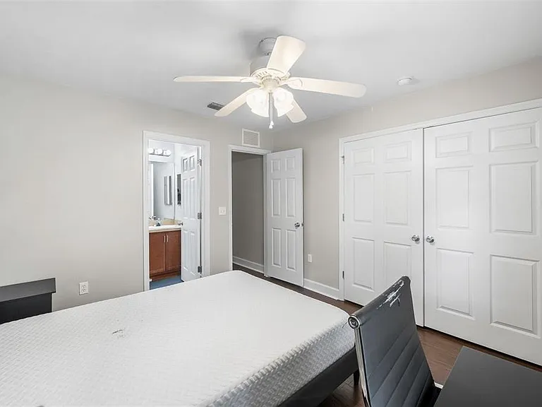 2927 SW 35th Pl #113 — Photo 16