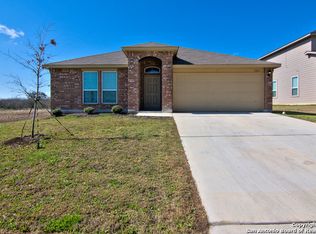 1061 Clarkston Dr, Seguin, TX 78155