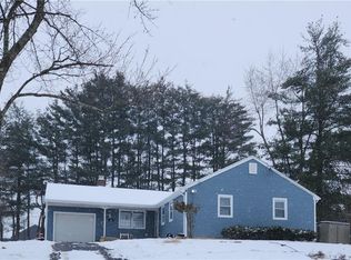 29 Downing Cir, Bloomfield, CT 06002