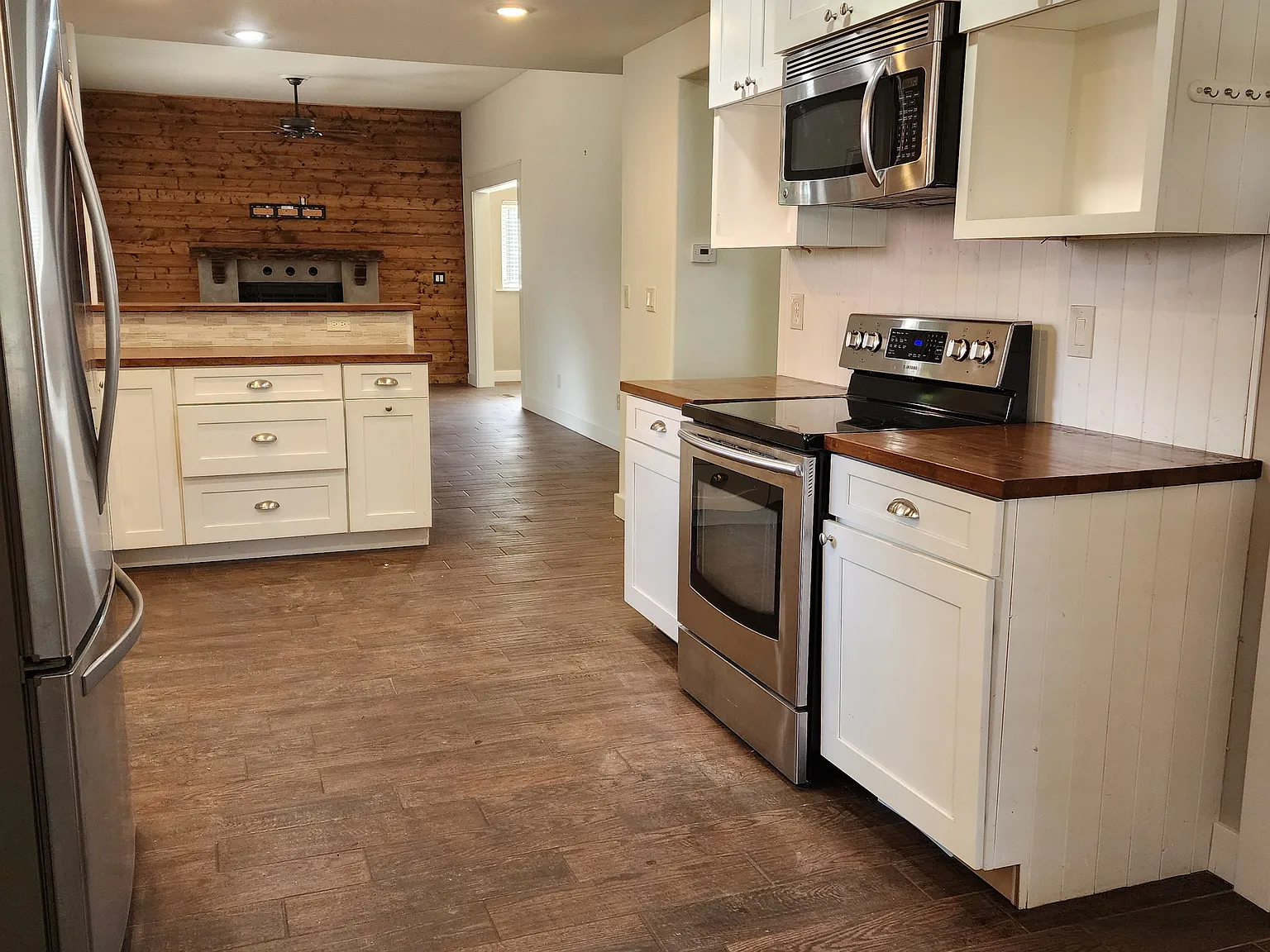 2 bed, 1318 sqft, $2,400 — Photo 3