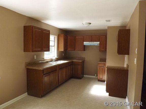 3rd image of 3721 SE 17th Ave