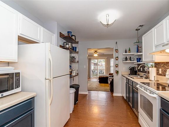 2nd image of 2202 Miller Ave
