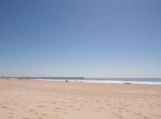 225 E Surfside Dr, Port Hueneme, CA 93041