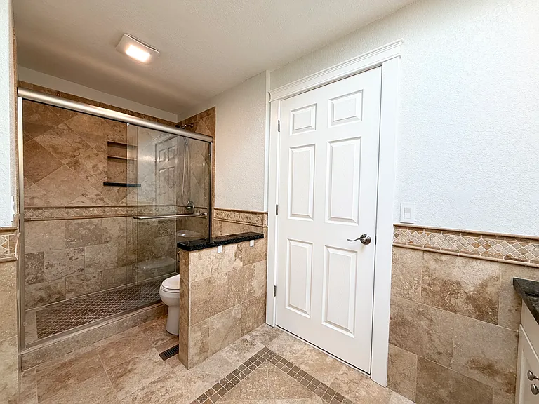23820 SE 40th Pl — Photo 20