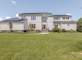 141 Oakwood Meadow Dr, Mooresville, NC 28115