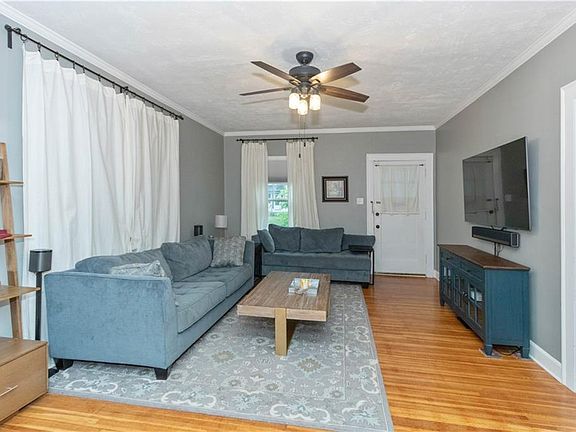 5th image of 6157 Rosslyn Ave