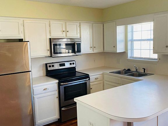 5th image of 2934 D Mulberry Ln