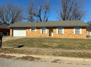 20415 Crooked Oak Dr, Harrah, OK 73045