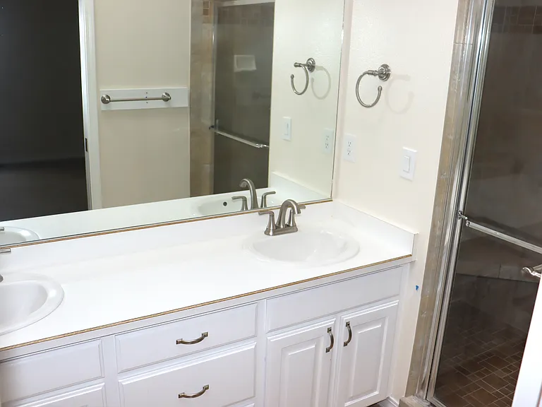 1328 E Hunter Dr — Photo 18