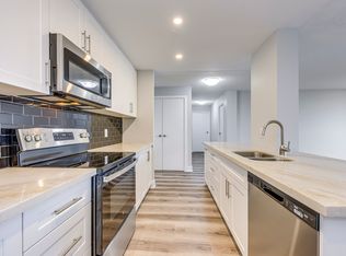 Oakwood Manor, Waterloo, ON N2J 4S8