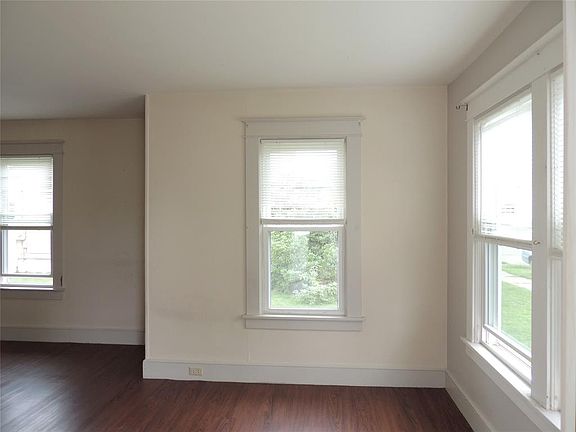 5th image of 619 W Wendell St