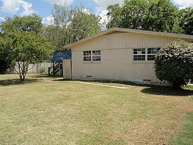1st image of 2950 Flowerdale Ln