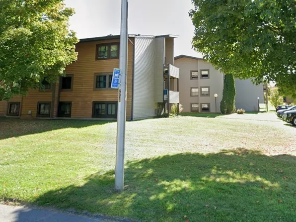 538 Village Blvd, Baldwinsville, NY 13027