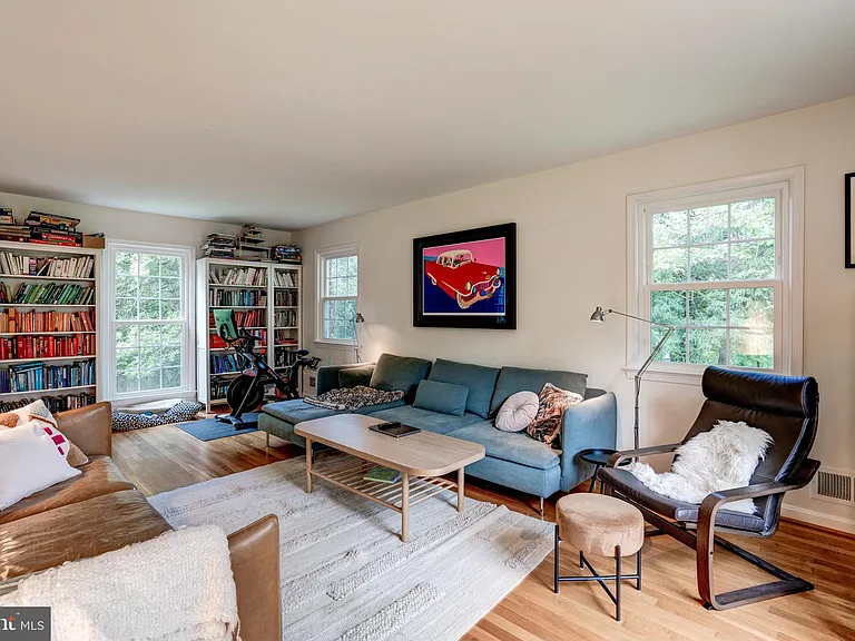 7525 Cayuga Ave — Photo 7