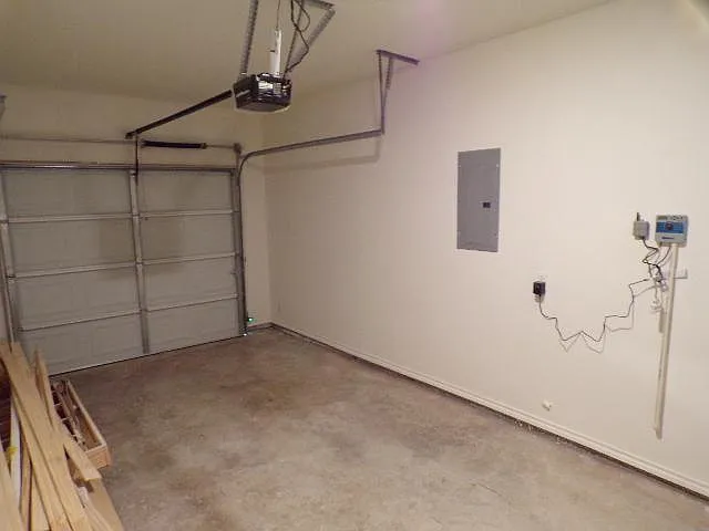 690 Union Ave #4 — Photo 24