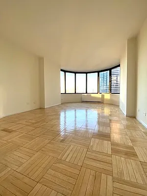 Rented by RELO REDAC INC. | media 10