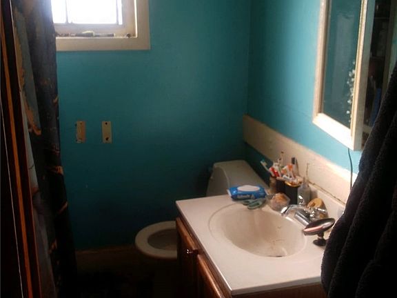 4th image of 1521 Leishman Ave