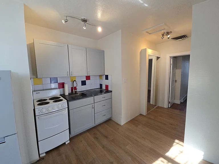 312 Vassar Dr SE — Photo 30
