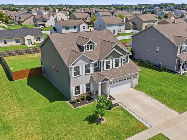 2241 Maple Stone Ln, Greenwood, IN 46143