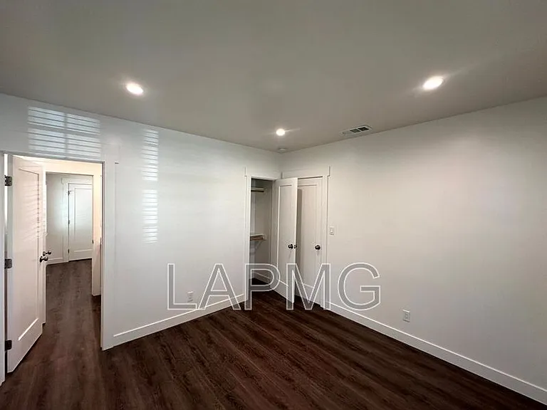 1460 Ricardo St — Photo 15