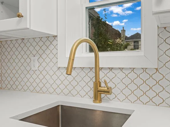 1246 Troy Avenue image 9 of 31