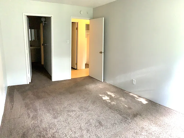 1350 Golden Cir #202 — Photo 10