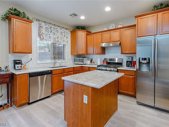 5th image of 643 Prosser Creek Pl