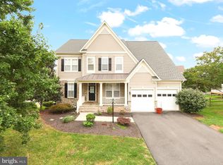 9228 Falling Water Dr, Bristow, VA 20136