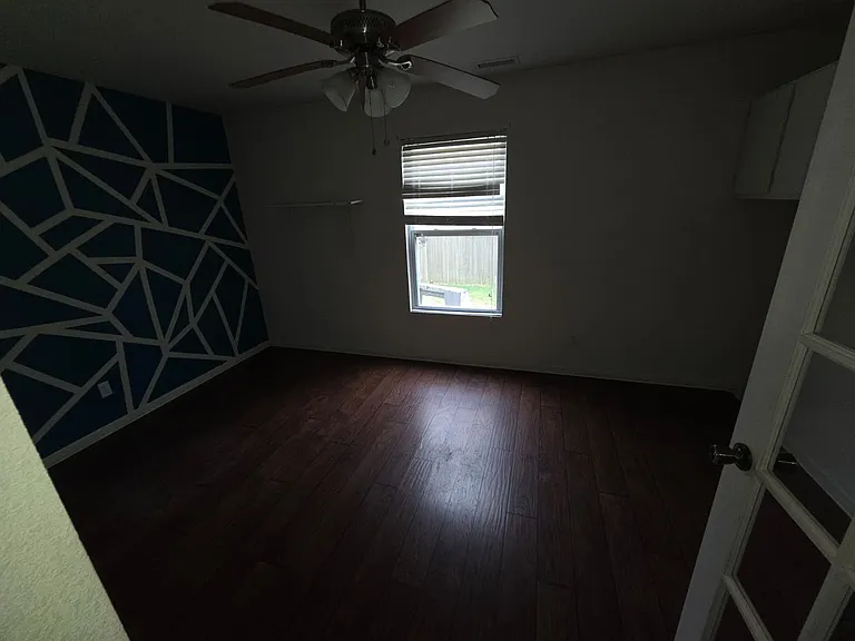 15473 Gallow Ln — Photo 11