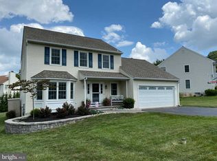 402 Deep Willow Dr, Exton, PA 19341