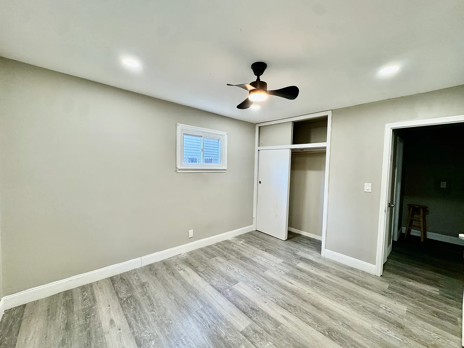 5 bed, $4,199 — Photo 3