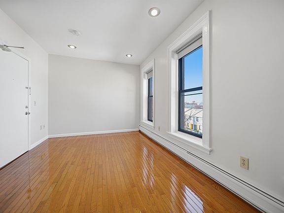 4th image of 800 Ocean Ave APT 4