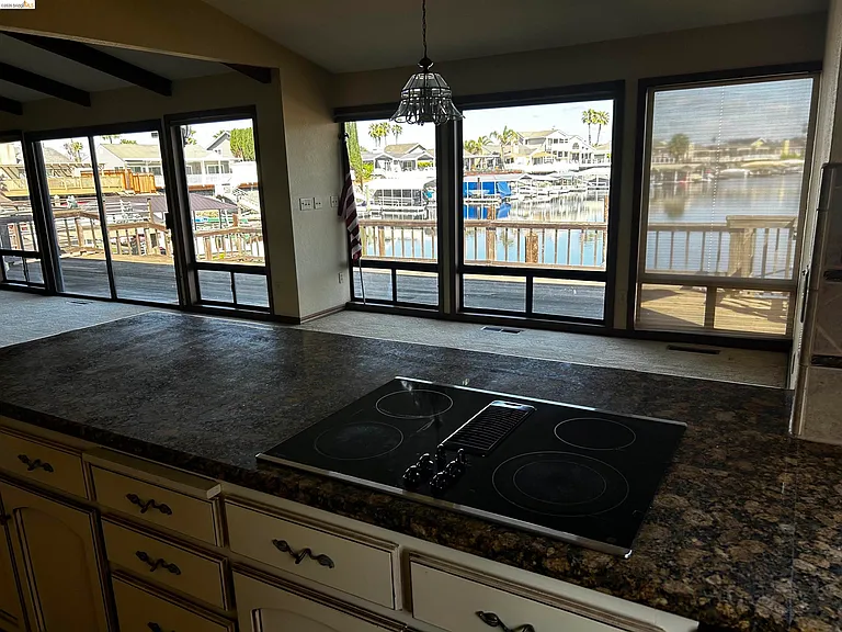 5593 Drakes Dr — Photo 8