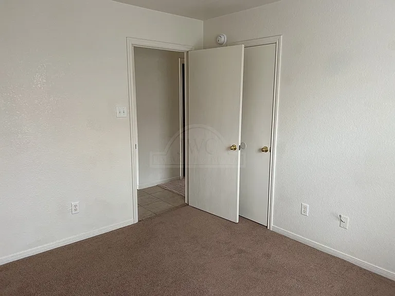 502 Primrose Dr — Photo 10
