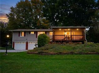 1916 Brookfield Rd, Hubbard, OH 44425