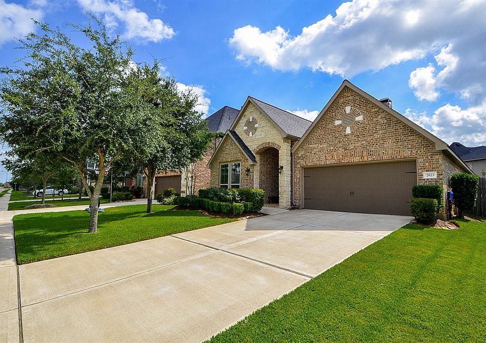 1st image of 2823 Walnut Crest Dr