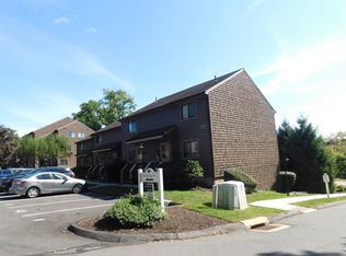 166 Old Brookfield Rd #2D4, Danbury, CT 06810
