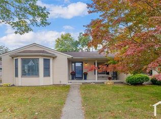 3625 Moberly Dr, Commerce Township, MI 48382