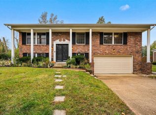 261 Braeshire Dr, Ballwin, MO 63021