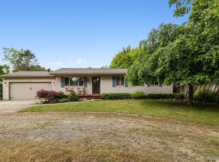 9711 Dartmouth Rd, Clarkston, MI 48348