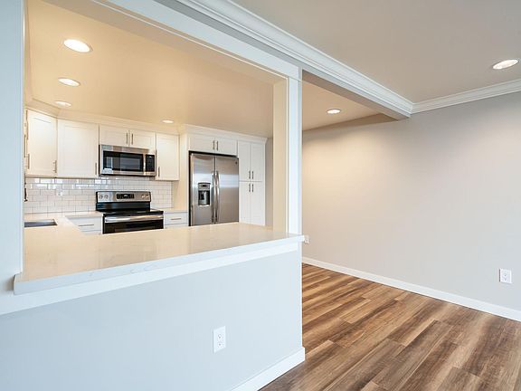 5th image of 338 7th Ave S