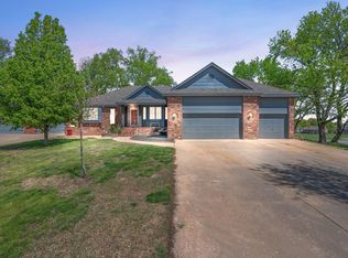 2359 N Tee Time Ct, Wichita, KS 67205