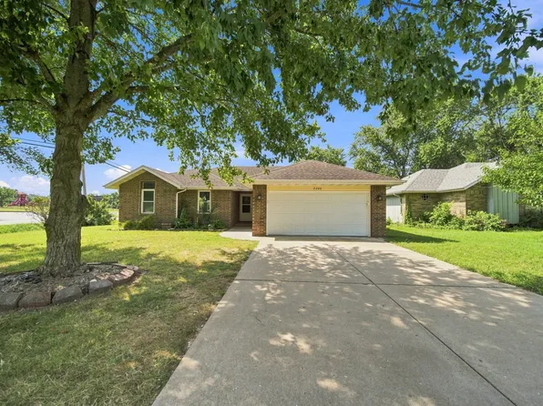 2206 W Rockwood Street, Springfield, MO 65807