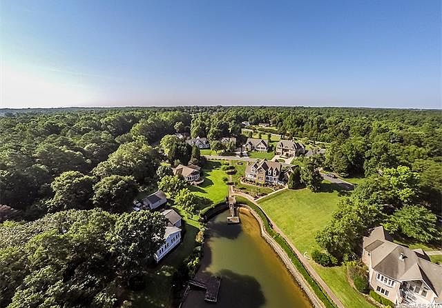 1st image of 940 Lake Club Dr