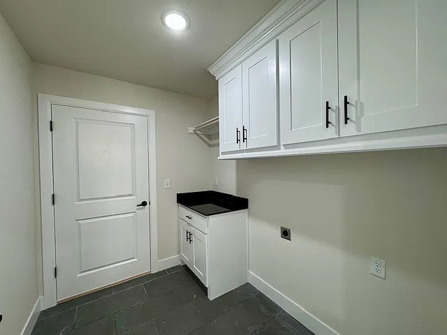 69 Stoneykirk Dr — Photo 8